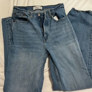 Abercrombie 90s High Rise Jeans